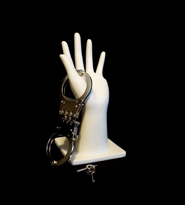 Jimat Ruang Dapur dengan Kotak Penyimpan Beras Kompak