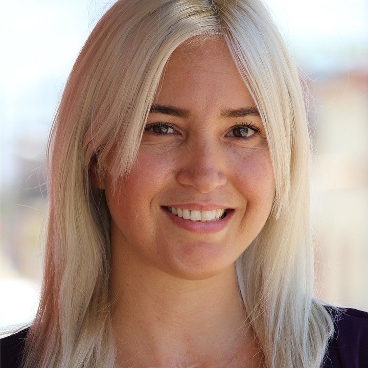 Cara Kontur Wajah Sempurna Dengan Julydoll Contour Palette.