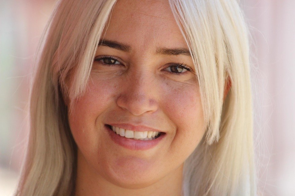 Cara Dapatkan Muka Glowing Cepat Dengan Glad2Glow Pomegranate Niacinamide