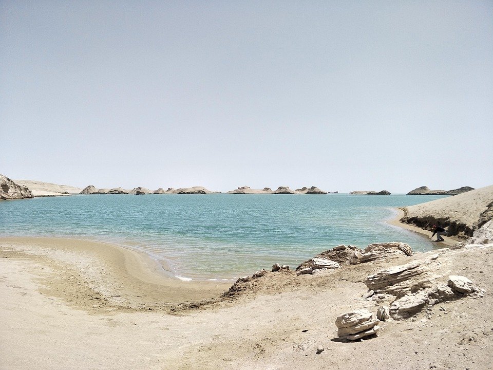 Bernafas dan Ringan: Kasut Kasual Ideal Untuk Cuaca Panas Malaysia.