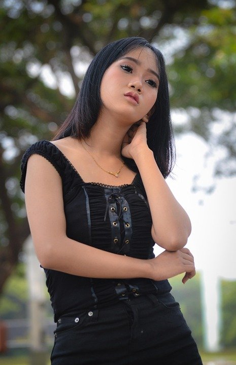 Wanita Curvy Wajib Ada Clashe Palazzo Jeans Ni!