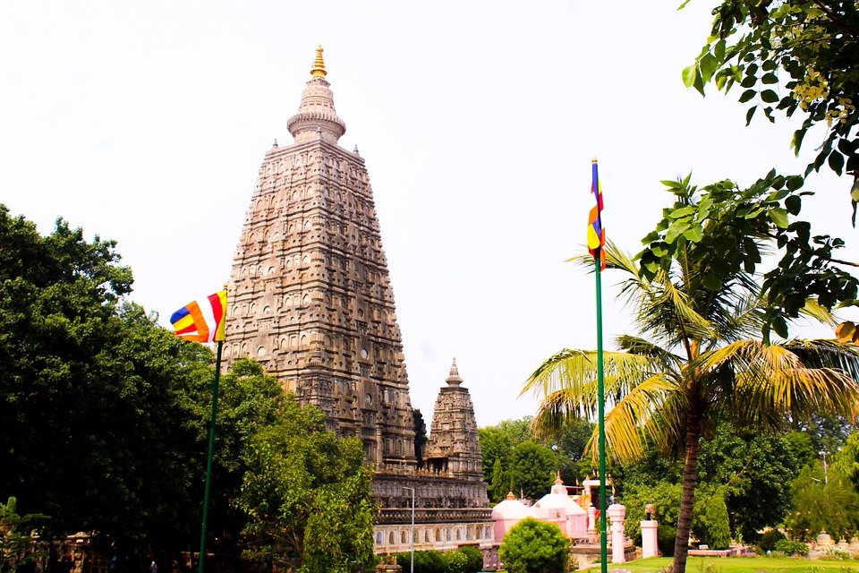 Gaya K-Pop dengan But Martin Lelaki Terbaru Anda