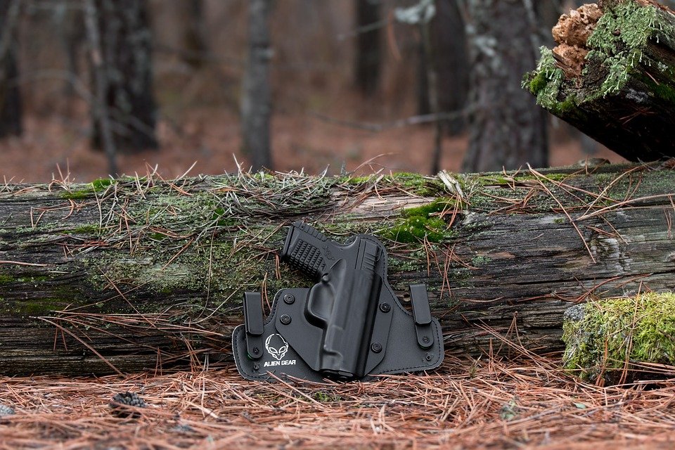 Penyimpan Beras Besar dengan Roda untuk Mudah Alih