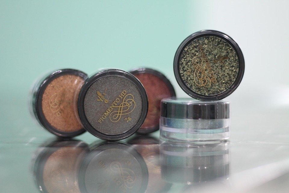 Bedak Asas Kawalan Minyak Yang Berkesan