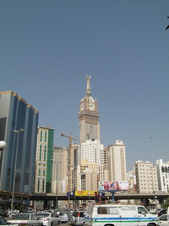 Panduan Bergambar: Cara Bersihkan Kasut Sekolah Hitam