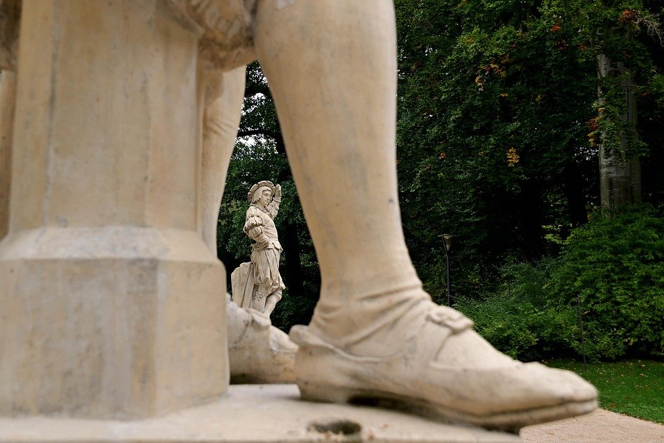 Review Terbaru Spray Kasut Pewangi Terbaik 2024.