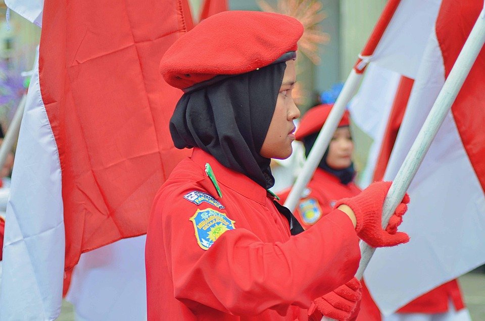 Kasut Sukan Putih Trendy: Destinasi Utama Fesyen Kasual Anda.