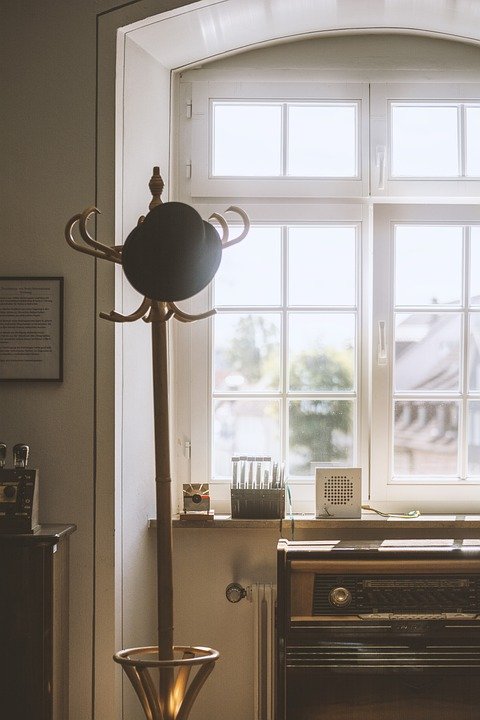 Kasut Sekolah Hitam Viral: Apa Kata Pengguna Sebenar?