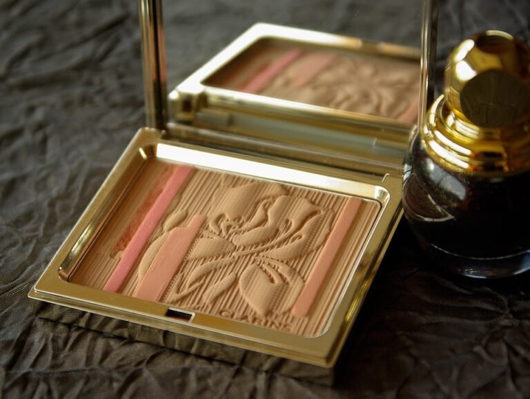 Bedak Asas Waterproof Glad2Glow yang Buat Anda Lebih Yakin.