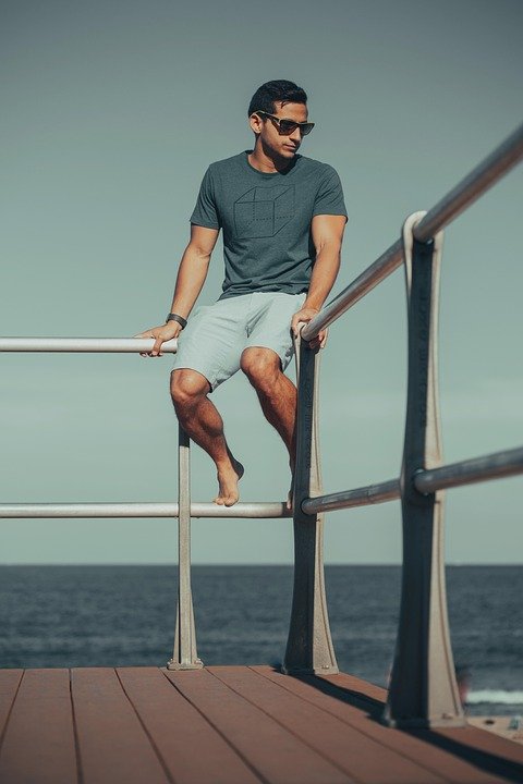 T-shirt Lengan Pendek ZEKE A0028: Must Have Item Untuk Lelaki