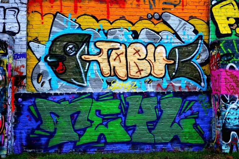 Spray Stokin Deodoran Untuk Aktiviti Luar Yang Lasak.