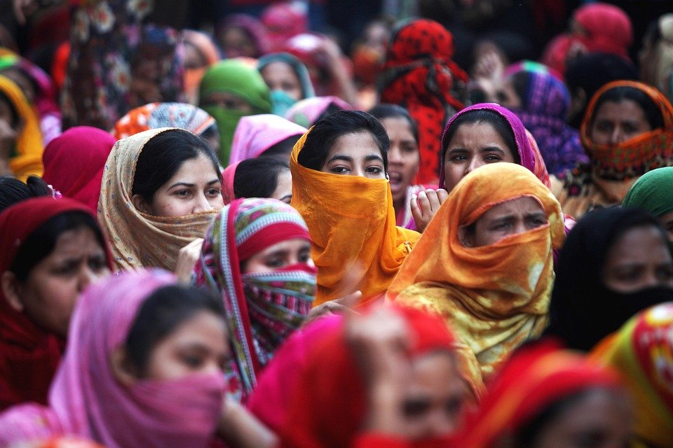 Clashe Palazzo Jeans: Seluar Denim Wanita Idaman Setiap Wanita.