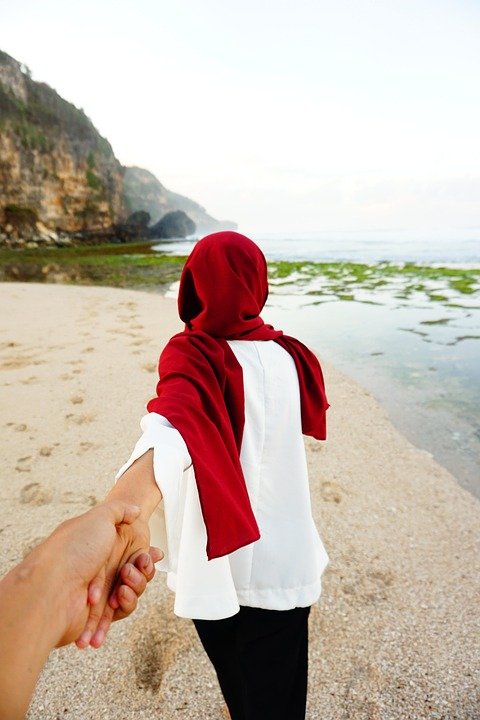 Baju Muslimah Zahra Ironless CEY: Solusi Gaya Untuk Semua Peringkat Umur