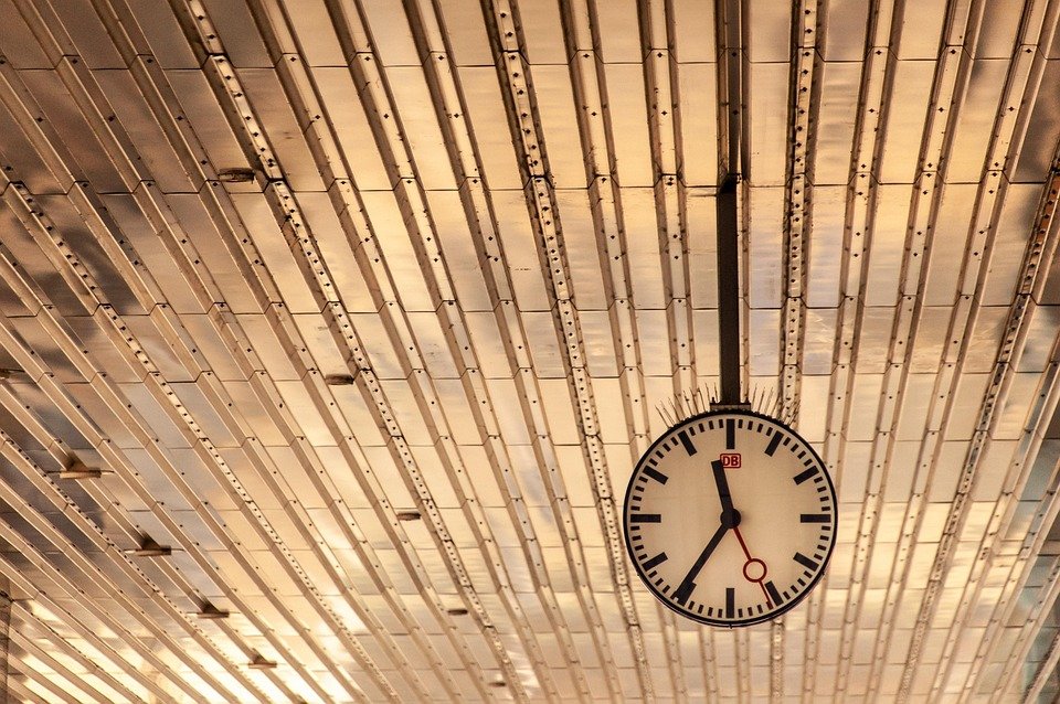 Muka Glowing Tanpa Cela: Rahsia Tersembunyi Glad2Glow Pomegranate Niacinamide