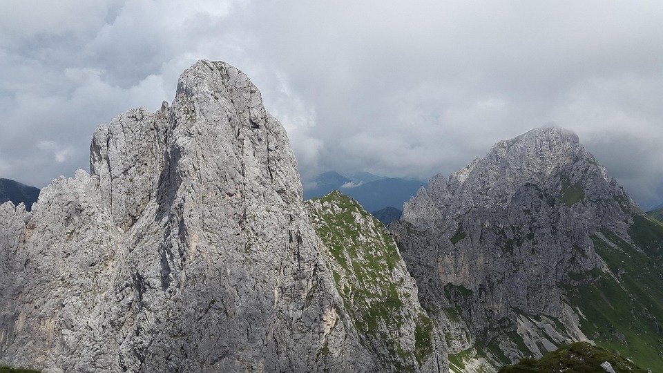 5 Tips Styling ELGINI E16028 Seluar Track Slim-Fit Untuk Lelaki