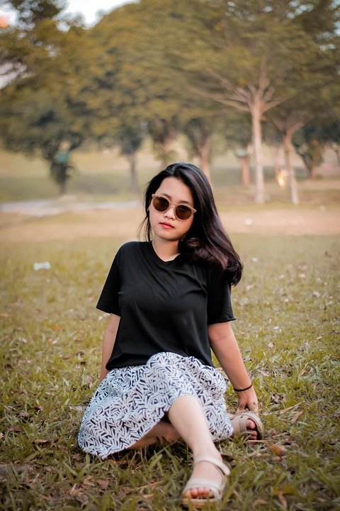 Gaya Minimalis Maksimalis Dengan T-shirt ZEKE A0028