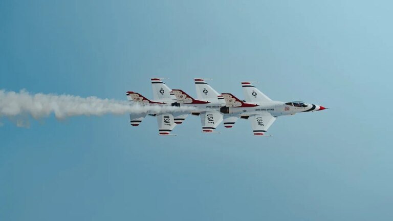 Kusyen Udara Camping Terbaik Untuk Tidur Nyenyak Di Bawah Bintang.