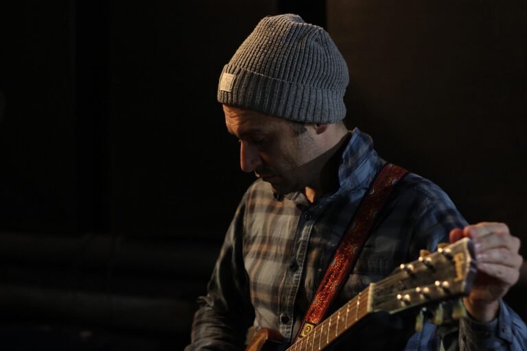 PS5 Slim 1TB: Ruang Simpanan Luas untuk Koleksi Game Anda.