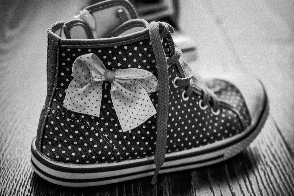 Sneakers Indestructible Tapak Besi Pilihan Utama