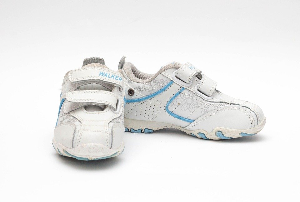 Sneaker Sekolah Hitam Kanak-Kanak: Keselesaan Maksimum