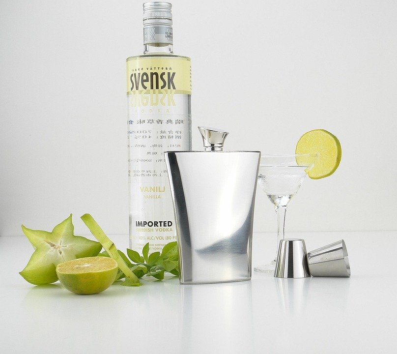 Kasut Tahan Lasak Pure Black: Pilihan Untuk Cuaca Malaysia