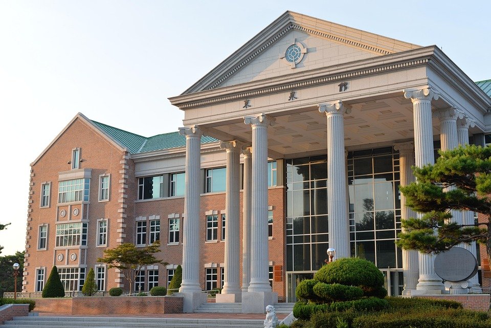 Kasut Sekolah Hitam: Keselesaan dan Sokongan Sepanjang Hari