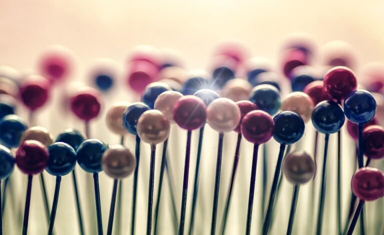 Cadar Ropol Patchwork Adrian: Cipta Ruang Peribadi Yang Menenangkan.