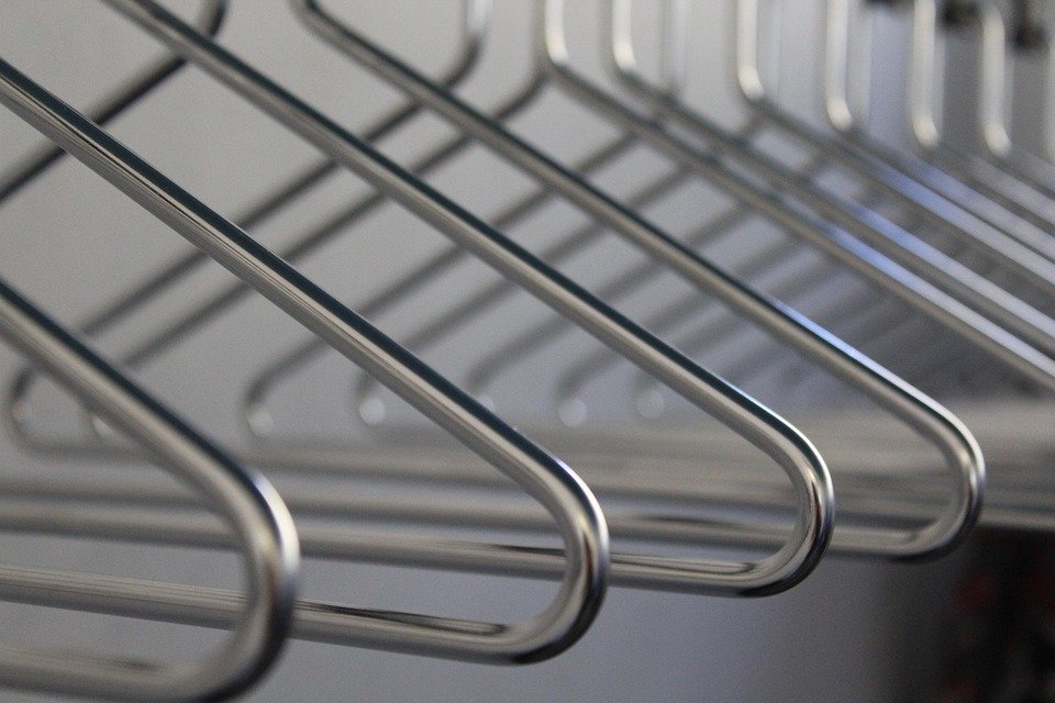 Kasut Tahan Lasak Pure Black: Mengapa Ia Penting?