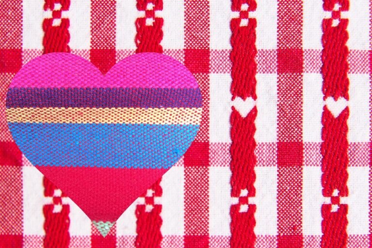 Adrianʼs Cadar Ropol Patchwork: Warna Dan Corak Menarik Untuk Anda.