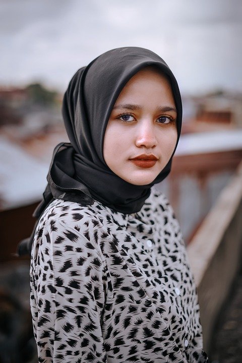 Baju Muslimah Zahra Ironless CEY: Pakaian Ideal Untuk Wanita Moden & Aktif