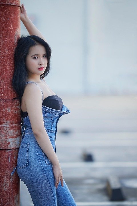 PS5 Slim dan Pengalaman Imersif 8K TV.