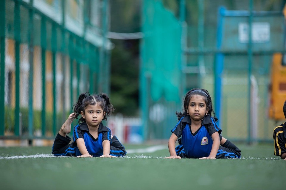 Kasut Sekolah Hitam: Pilihan Tepat untuk Anak Aktif Anda