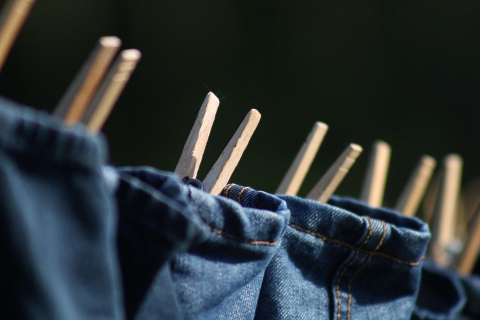 Celana Baggy Jeans Clashe: Fesyen Yang Memberi Kebebasan.