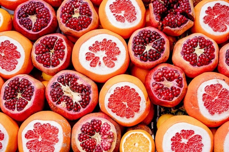 Glad2Glow Pomegranate Niacinamide Serum: Untuk Kulit Cerah & Terhidrasi Sepanjang Hari