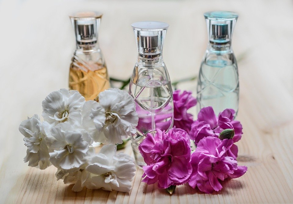Perfume EDP PERFUME_MAKER2: Wangian Yang Menarik Perhatian Pasangan