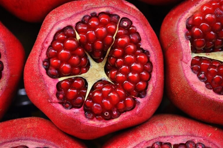 Glad2Glow Pomegranate Niacinamide Power Whitening: Kulit Muka Glowing Sempurna Untuk Raya
